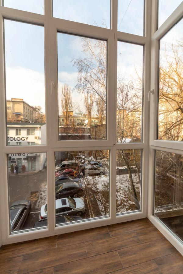 Дизайнерські Апартаменти У Центрі Біля Цуму Kyiv Exterior photo