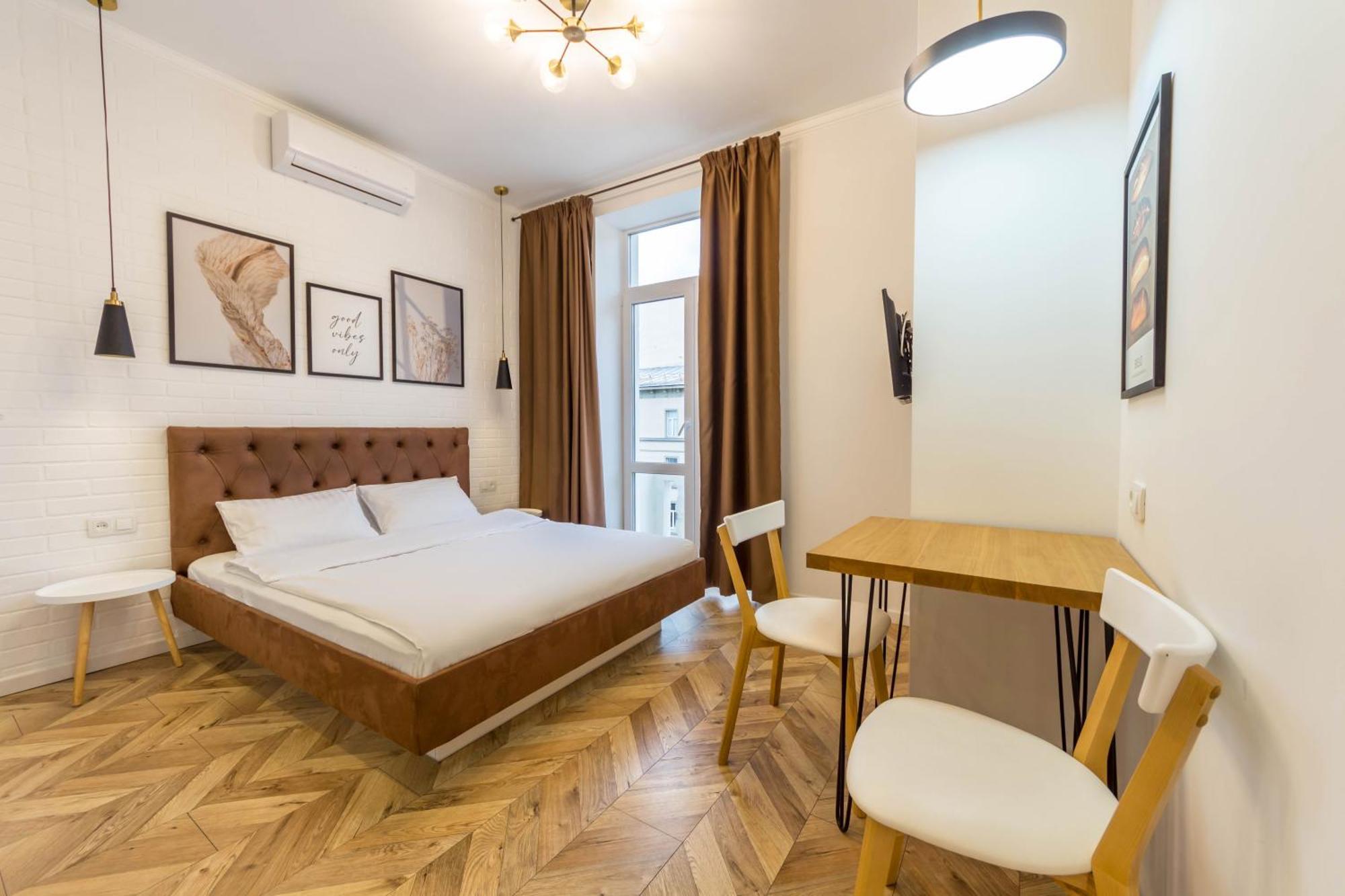 Дизайнерські Апартаменти У Центрі Біля Цуму Kyiv Exterior photo